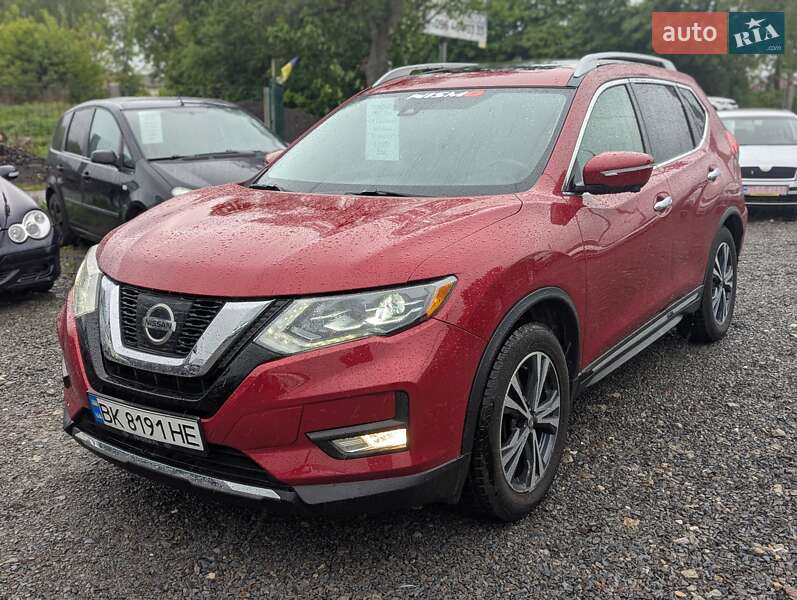 Внедорожник / Кроссовер Nissan Rogue 2017 в 