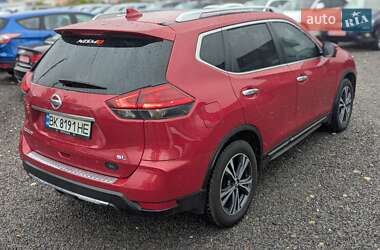 Внедорожник / Кроссовер Nissan Rogue 2017 в 