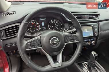 Внедорожник / Кроссовер Nissan Rogue 2017 в 