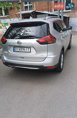 Внедорожник / Кроссовер Nissan Rogue 2017 в 