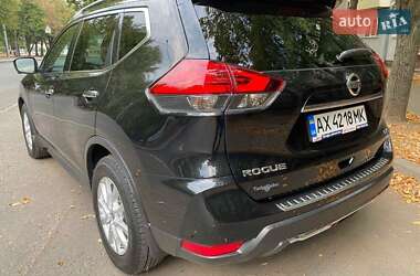 Внедорожник / Кроссовер Nissan Rogue 2016 в Харькове