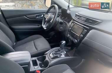 Позашляховик / Кросовер Nissan Rogue 2019 в 