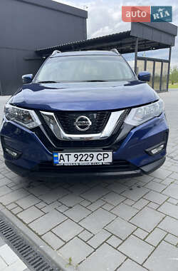 Внедорожник / Кроссовер Nissan Rogue 2017 в Перегинском