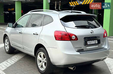 Позашляховик / Кросовер Nissan Rogue 2010 в 