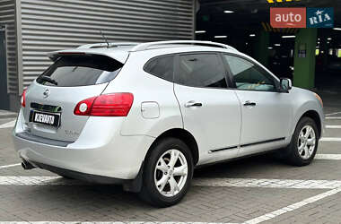 Позашляховик / Кросовер Nissan Rogue 2010 в 