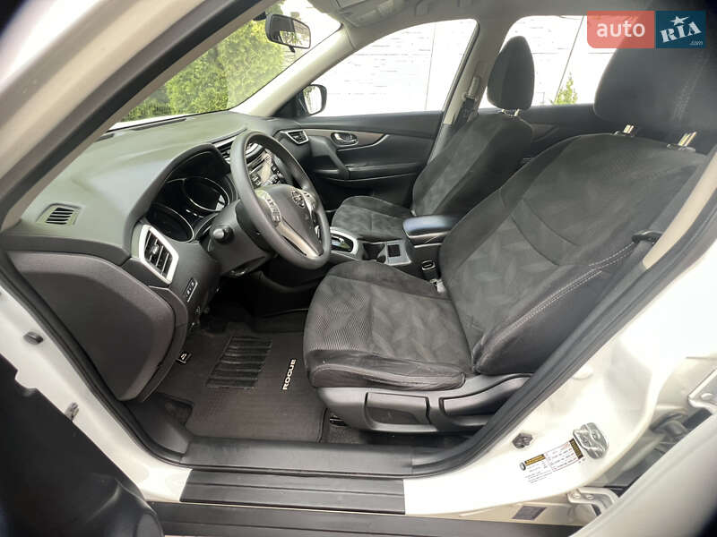 Позашляховик / Кросовер Nissan Rogue 2016 в Рівному
