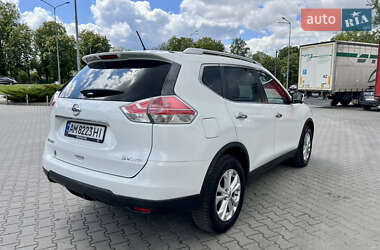 Внедорожник / Кроссовер Nissan Rogue 2016 в 