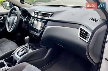 Внедорожник / Кроссовер Nissan Rogue 2016 в 