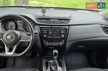 Позашляховик / Кросовер Nissan Rogue 2017 в 
