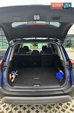 Позашляховик / Кросовер Nissan Rogue 2021 в 