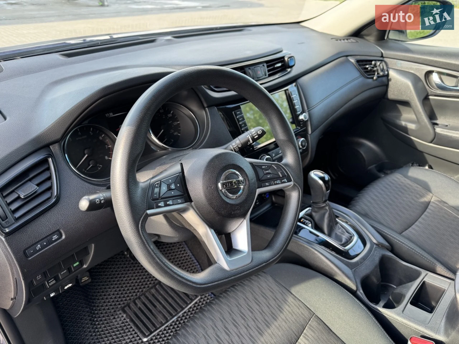 2017 Nissan Rogue - мініатюра 14