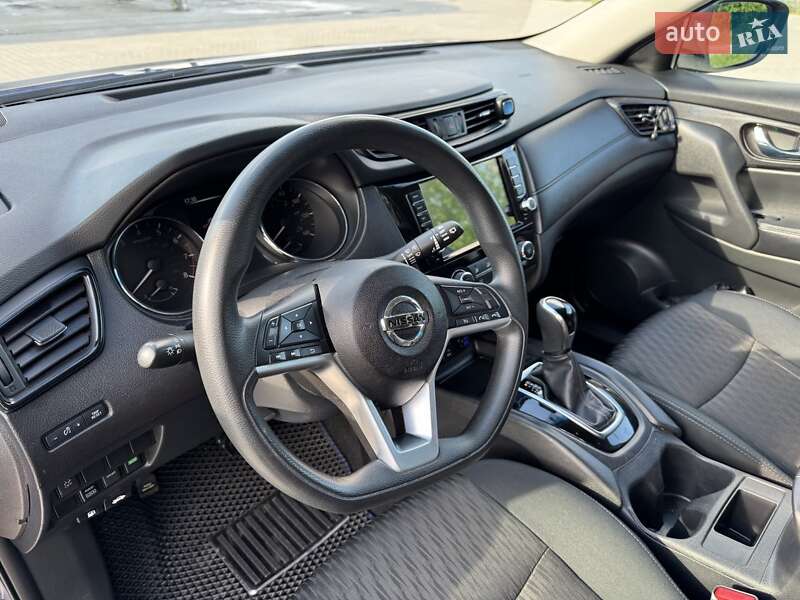 Позашляховик / Кросовер Nissan Rogue 2017 в Ірпені