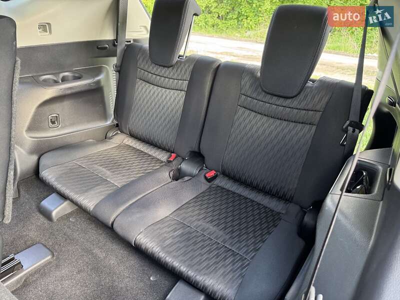 Позашляховик / Кросовер Nissan Rogue 2017 в Ірпені