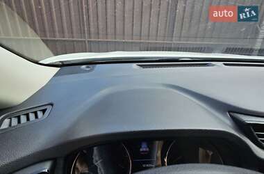 Позашляховик / Кросовер Nissan Rogue 2018 в 