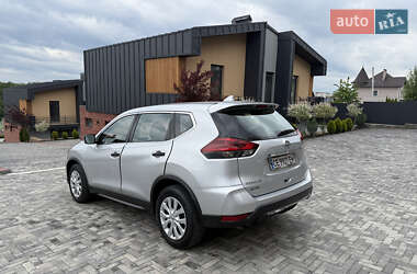 Внедорожник / Кроссовер Nissan Rogue 2018 в 