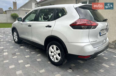 Внедорожник / Кроссовер Nissan Rogue 2018 в 