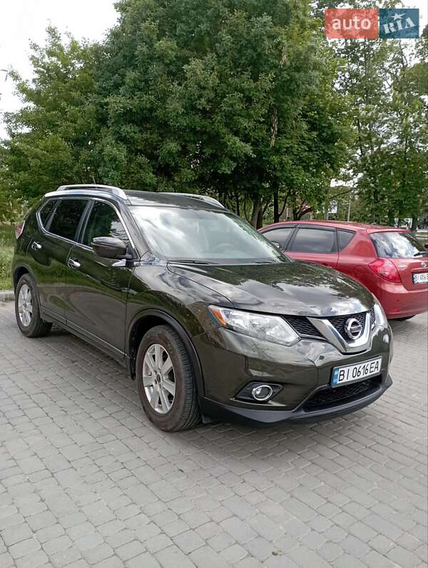 Внедорожник / Кроссовер Nissan Rogue 2016 в Полтаве