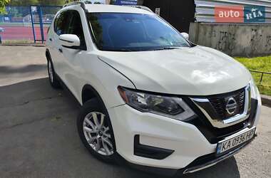 Внедорожник / Кроссовер Nissan Rogue 2019 в 