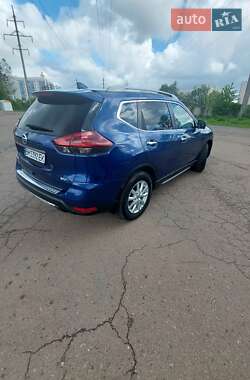 Внедорожник / Кроссовер Nissan Rogue 2018 в 