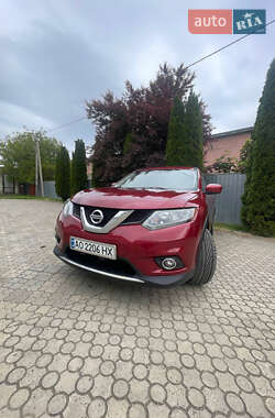 Внедорожник / Кроссовер Nissan Rogue 2016 в Ужгороде