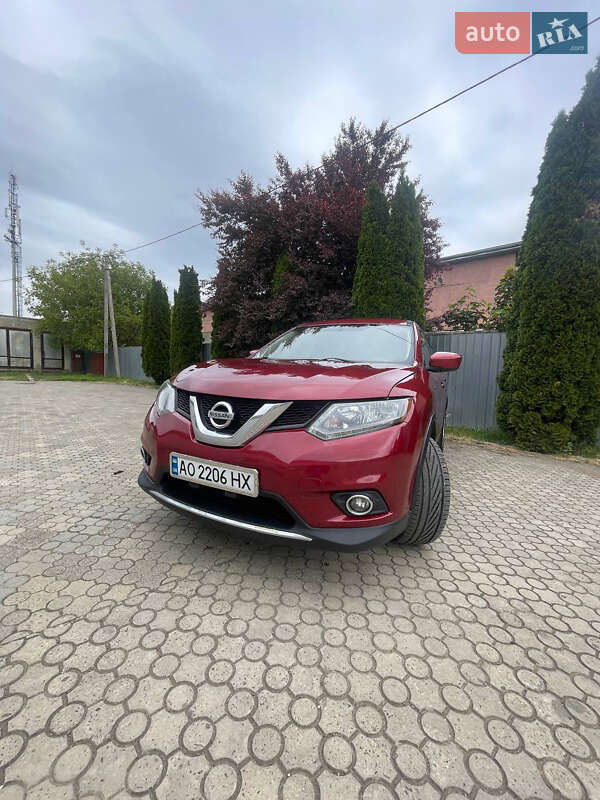 Позашляховик / Кросовер Nissan Rogue 2016 в 