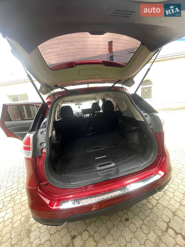Внедорожник / Кроссовер Nissan Rogue 2016 в Ужгороде
