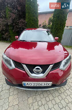 Позашляховик / Кросовер Nissan Rogue 2016 в 
