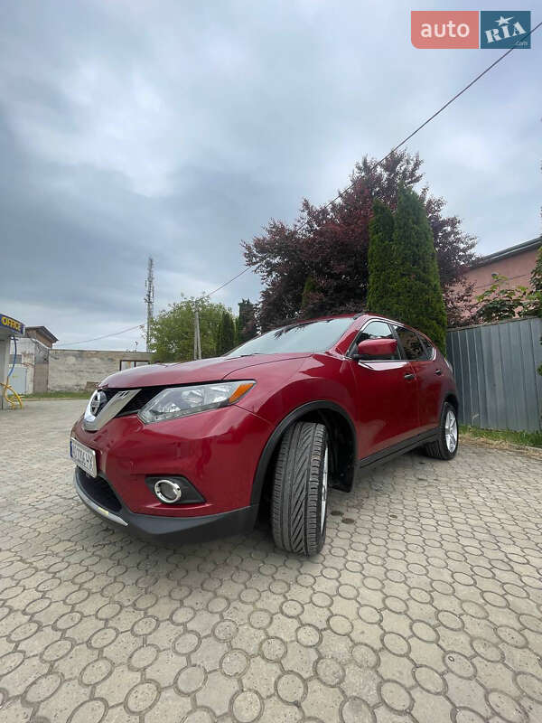Внедорожник / Кроссовер Nissan Rogue 2016 в Ужгороде