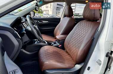 Позашляховик / Кросовер Nissan Rogue 2015 в 