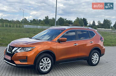 Позашляховик / Кросовер Nissan Rogue 2018 в 