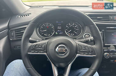 Позашляховик / Кросовер Nissan Rogue 2018 в 