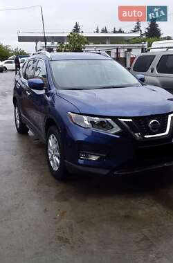 Позашляховик / Кросовер Nissan Rogue 2017 в 