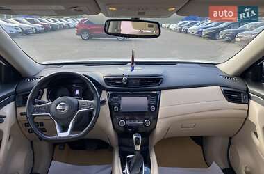 Позашляховик / Кросовер Nissan Rogue 2017 в 
