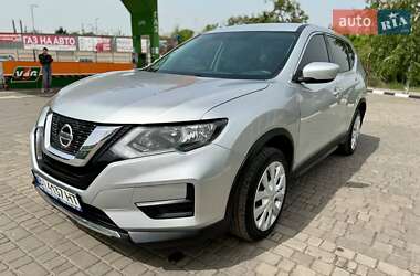 Позашляховик / Кросовер Nissan Rogue 2017 в Львові