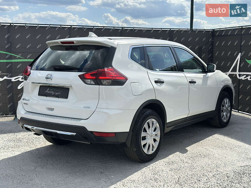 Внедорожник / Кроссовер Nissan Rogue 2016 в Киеве