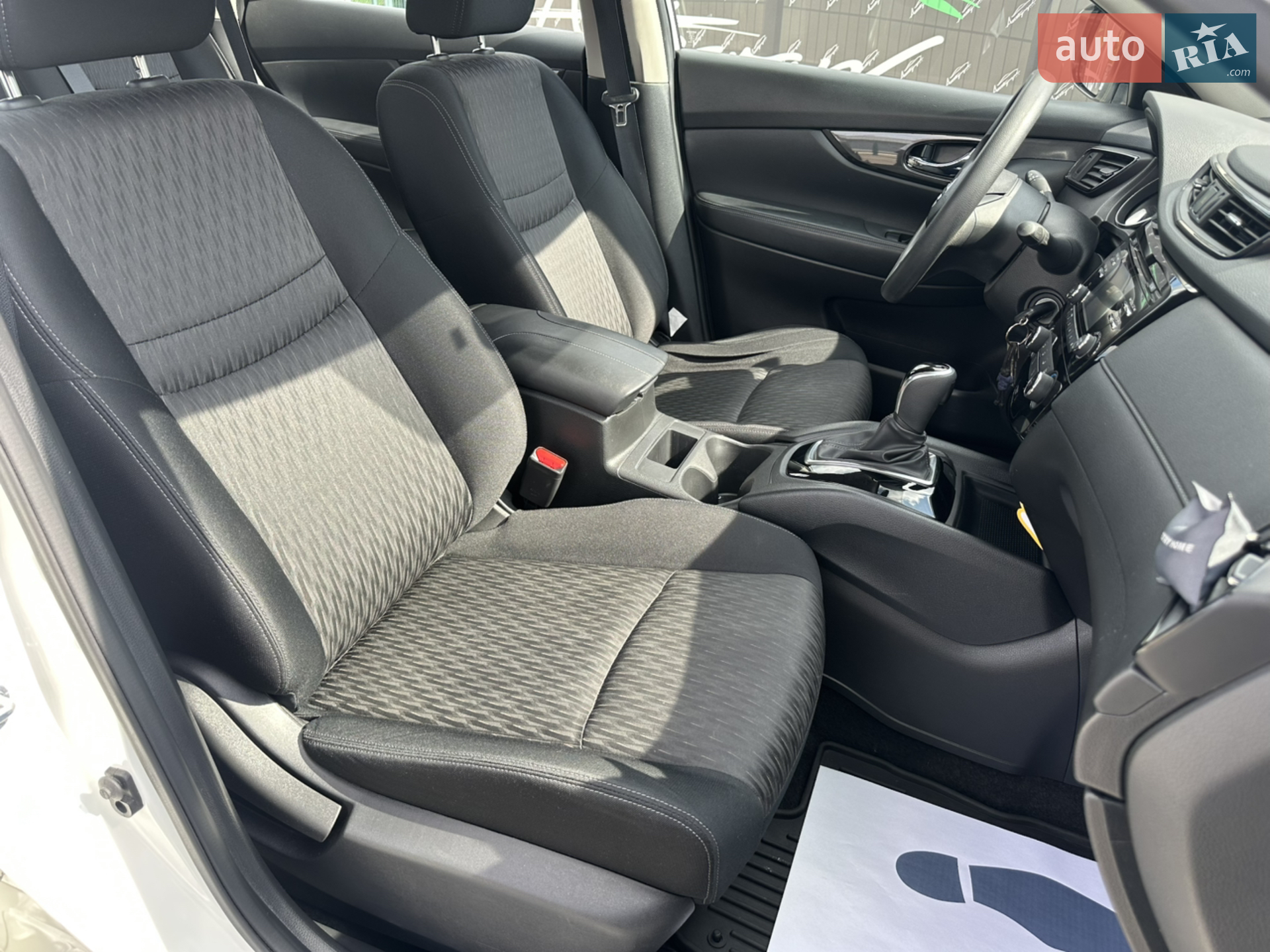 2016 Nissan Rogue - мініатюра 21