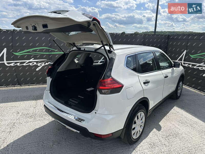 Внедорожник / Кроссовер Nissan Rogue 2016 в Киеве