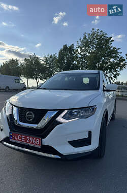 Внедорожник / Кроссовер Nissan Rogue 2018 в 