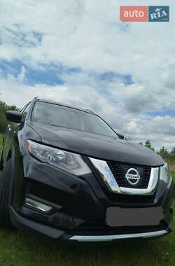 Внедорожник / Кроссовер Nissan Rogue 2017 в Черкассах