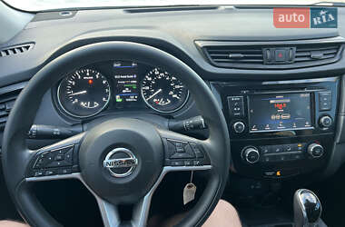 Внедорожник / Кроссовер Nissan Rogue 2018 в 