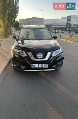 Внедорожник / Кроссовер Nissan Rogue 2017 в 