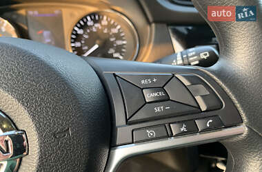 Внедорожник / Кроссовер Nissan Rogue 2019 в 