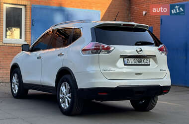 Внедорожник / Кроссовер Nissan Rogue 2016 в 