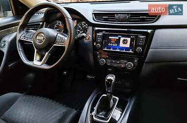 Позашляховик / Кросовер Nissan Rogue 2018 в 