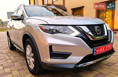 Позашляховик / Кросовер Nissan Rogue 2018 в 