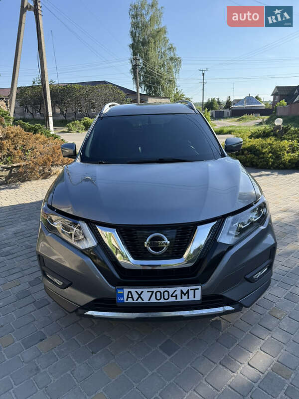 Позашляховик / Кросовер Nissan Rogue 2017 в 