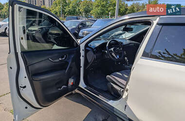 Позашляховик / Кросовер Nissan Rogue 2017 в 