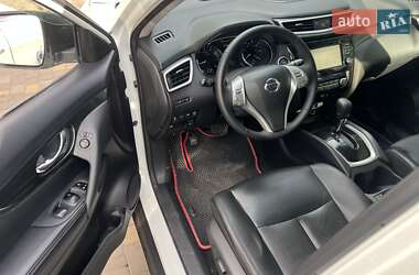 Внедорожник / Кроссовер Nissan Rogue 2016 в 