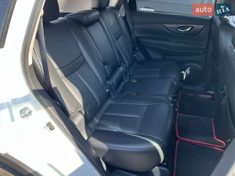 Внедорожник / Кроссовер Nissan Rogue 2016 в Одессе