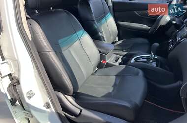 Внедорожник / Кроссовер Nissan Rogue 2016 в 